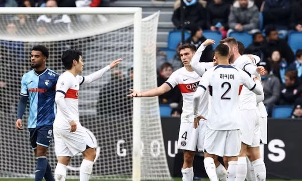 Vì sao PSG cho cầu thủ mặc áo có tên bằng tiếng Hàn?