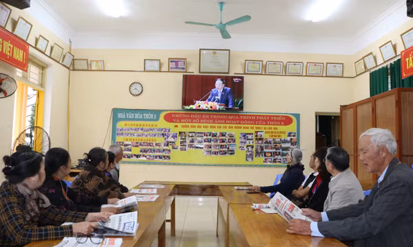 Cử tri quan tâm nắm bắt thông tin Kỳ họp thứ 16 HĐND tỉnh khóa XIV