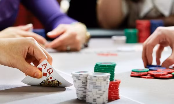 Đề nghị công an xác minh thông tin đánh bạc trá hình núp bóng giải đấu Poker