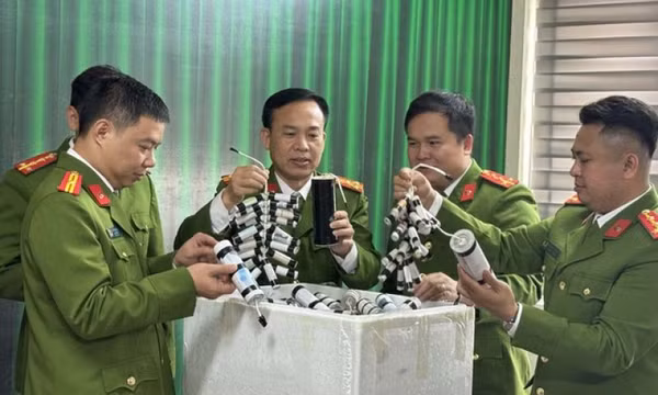 Lập nhóm kín trên mạng xã hội để buôn bán pháo nổ trái phép