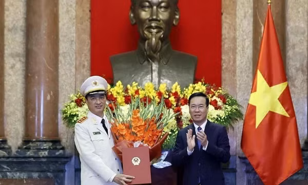 Thăng cấp bậc hàm Thượng tướng cho Thứ trưởng Bộ Công an Nguyễn Duy Ngọc