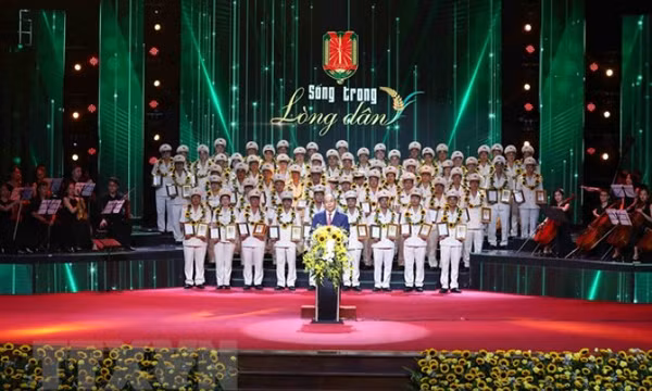 Chủ tịch nước dự chương trình tôn vinh 63 Trưởng Công an xã tiêu biểu
