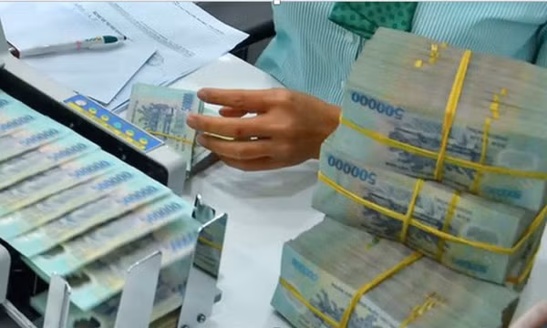 Lãi suất tiết kiệm tăng nóng, có ngân hàng vọt mốc 7,55%