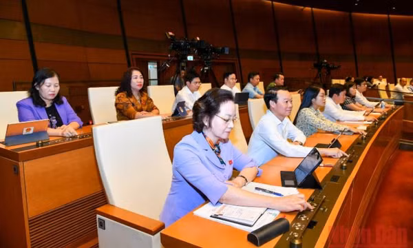 Thông qua bổ sung đối tượng được xét tặng danh hiệu Nghệ sĩ nhân dân, Nghệ sĩ ưu tú
