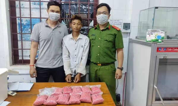 Bắt đối tượng vận chuyển 66.000 viên ma túy