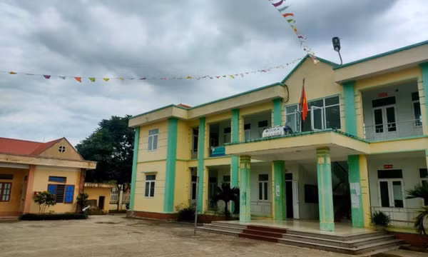 Chủ tịch xã nghi tòm tem với cấp dưới từng dính kỷ luật vụ 'dê đi lạc'
