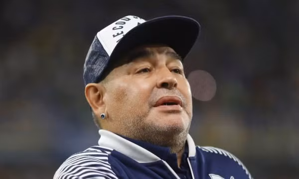 Tám người chăm sóc Maradona bị buộc tội giết người