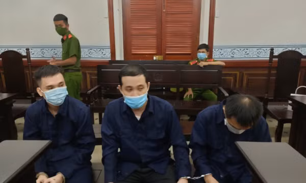 Nữ học viên dàn cảnh đánh ghen cưỡng đoạt 700 triệu của thầy giáo