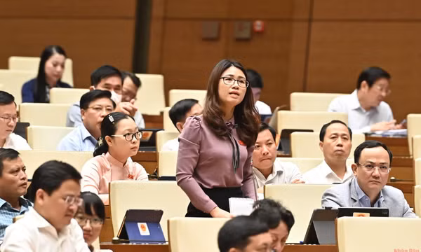 Đề xuất đưa sách giáo khoa vào danh mục hàng hóa được Nhà nước định giá