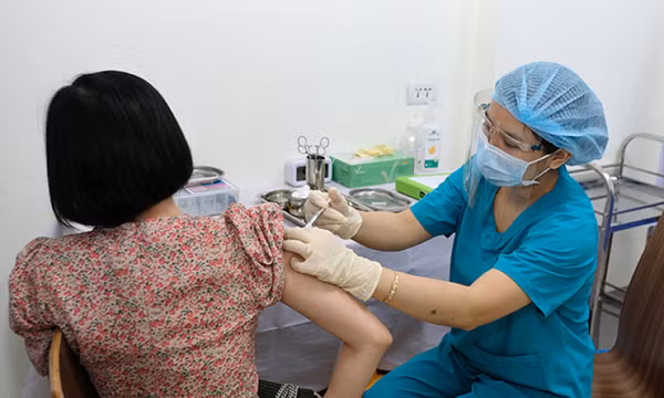 Sáng 25/6: Đánh giá miễn dịch cộng đồng để chủ động phòng ngừa lây nhiễm, nhất là với các biến chủng mới của COVID-19