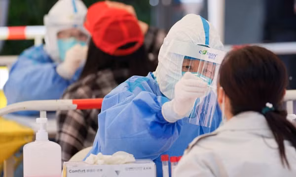 Trung Quốc: 11 tỉ kit test COVID-19 bằng GDP cả năm của một nước