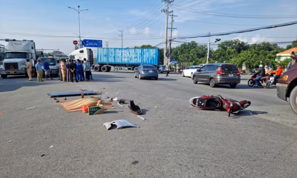 Khởi tố, bắt tạm giam tài xế xe khách vượt đèn đỏ, gây tai nạn nghiêm trọng