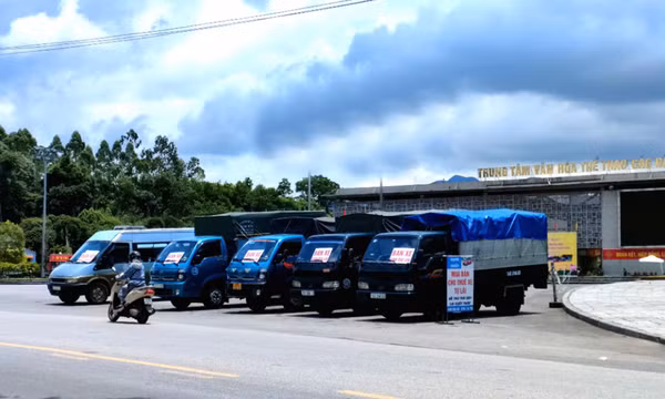 Xăng, dầu tăng giá, nỗi lo không của riêng ai