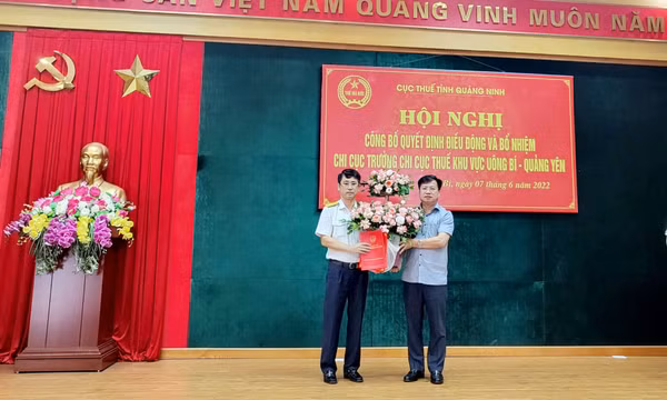 Công bố quyết định điều động và bổ nhiệm Chi cục trưởng Chi cục Thuế khu vực Uông Bí - Quảng Yên 