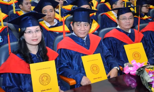 Hỗ trợ kinh phí học tập, nghiên cứu cho người học tiến sĩ trong nước