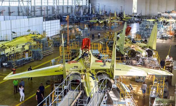 Ba công ty vũ khí Nga, Sukhoi, MiG và UAC sáp nhập thành một