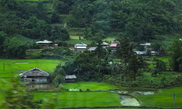 Du Già yên bình trên cao nguyên đá