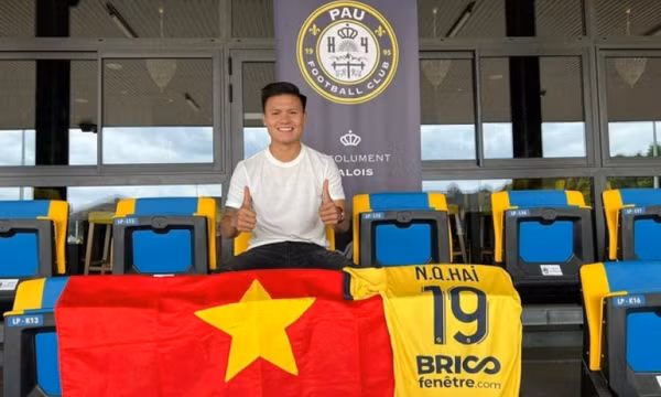 Quang Hải vượt qua kiểm tra y tế tại Pau FC
