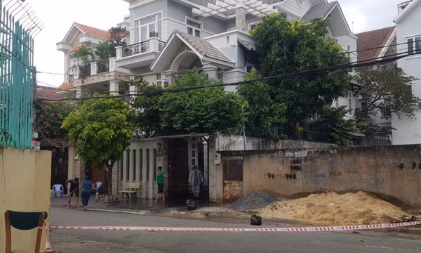 Nghi phạm mặc áo Grab khi đâm chết chủ biệt thự