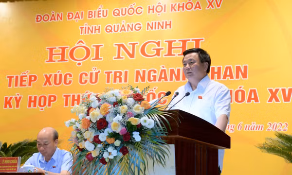 Đoàn Đại biểu Quốc hội tỉnh tiếp xúc cử tri ngành Than
