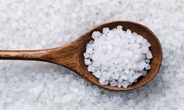 Loại muối "quý như thuốc", ở Việt Nam vừa nhiều vừa rẻ nhưng không ai mua