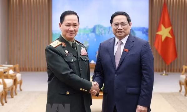 Thủ tướng tiếp Tổng Tham mưu trưởng Quân đội nhân dân Lào