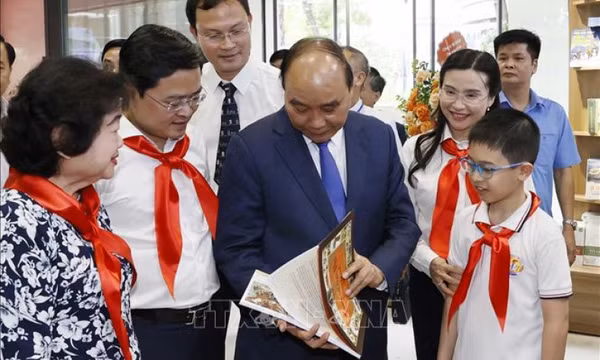 Chủ tịch nước dự Kỷ niệm 65 năm thành lập Nhà xuất bản Kim Đồng