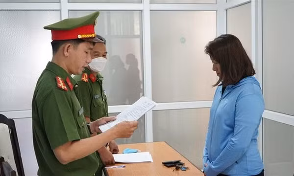 Bắt nguyên giám đốc công ty bất động sản lừa đảo