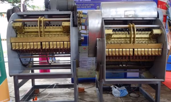 Người Việt chế tạo máy tách vỏ hạt điều năng suất gấp đôi