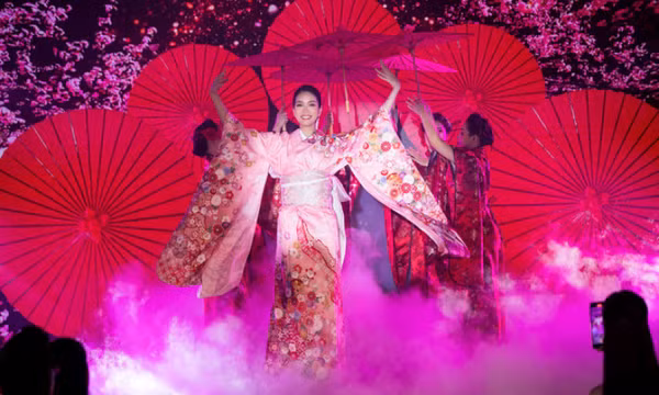 Á hậu Phương Anh đại diện Việt Nam thi Miss International 2022