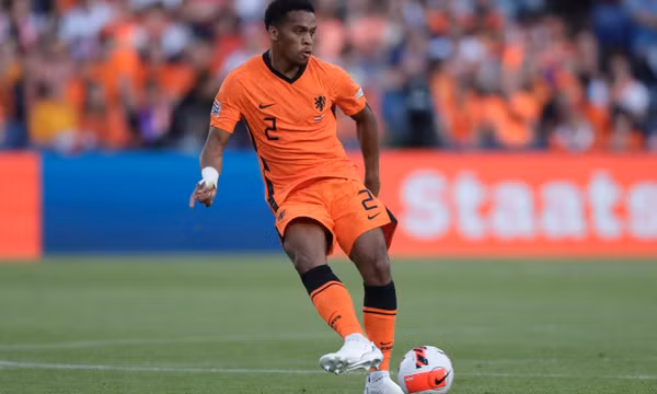 MU tăng tốc ký Timber, Liverpool tranh De Ligt