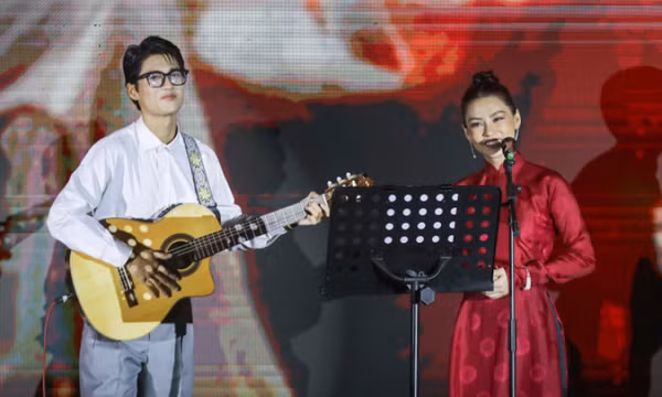 Phim 'Trịnh Công Sơn' ngừng chiếu
