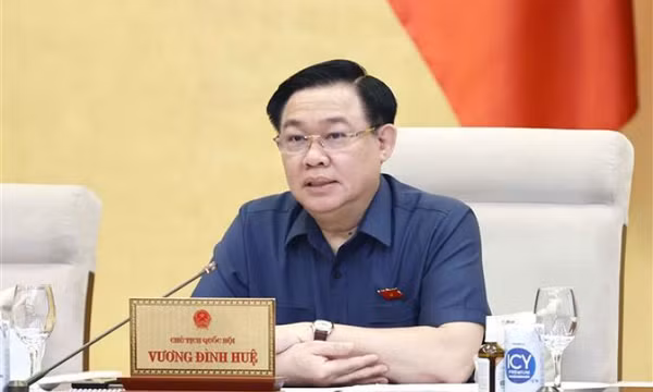Chủ tịch Quốc hội Vương Đình Huệ: Cần bố trí ngân sách tăng lương cơ sở trong năm 2023
