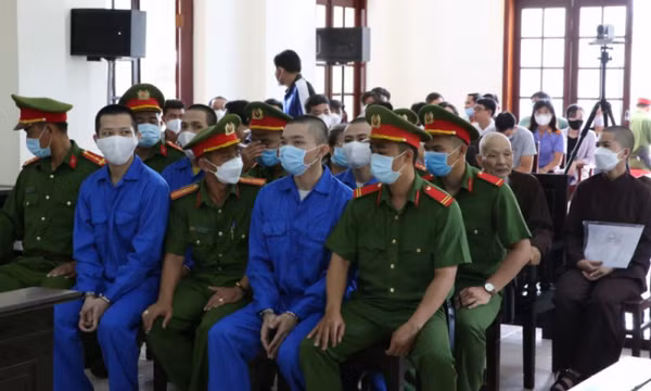 Bất ngờ hoãn phiên tòa xét xử vụ “Tịnh thất Bồng lai”