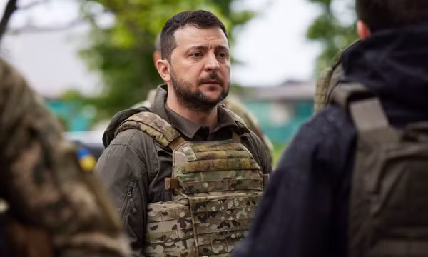 Tổng thống Ukraine thề tái chiếm cả Donbass và Crimea