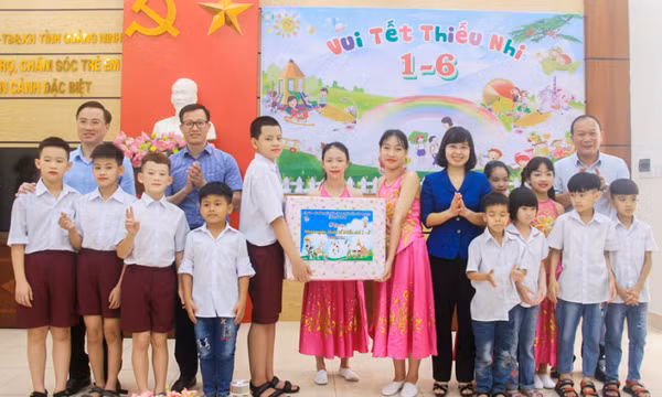 Chăm lo cho người yếu thế