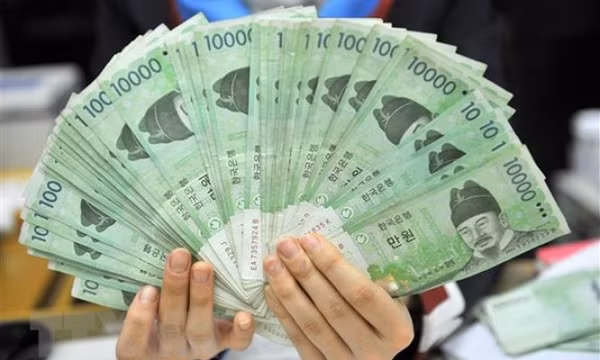 Hàn Quốc yêu cầu kiềm chế việc tăng lương quá mức cho nhân viên