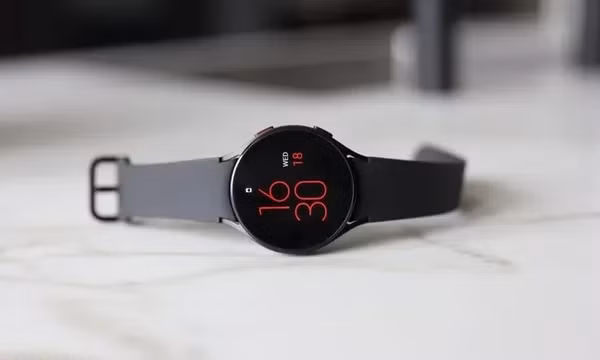 Galaxy Watch 4 gặp tình trạng hao pin, hay bị ngắt kết nối sau khi cài Google Assistant