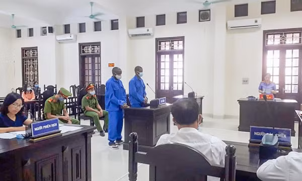 Tử hình 2 người nước ngoài vận chuyển gần 14 kg ma tuý