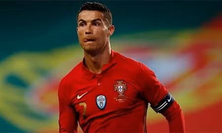 Ronaldo tiến thêm một bước tới PSG