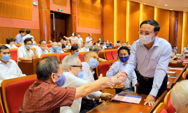 Gặp mặt các đồng chí nguyên lãnh đạo đã nghỉ hưu