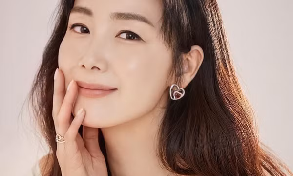 Chồng Choi Ji Woo vướng tin ngoại tình