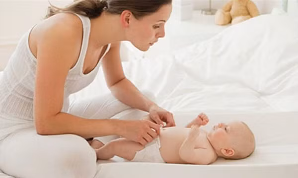 Mách mẹ cách chọn tã, bỉm cho bé