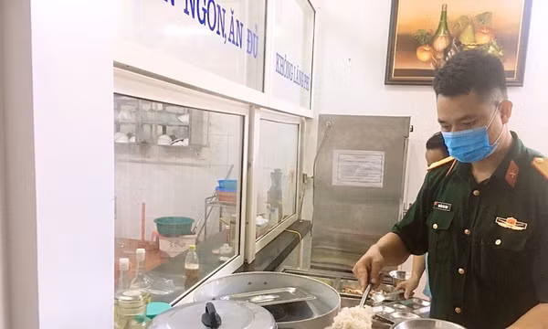 Tăng gia sản xuất, nâng cao đời sống bộ đội
