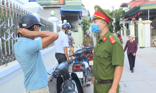 Xã Hoàng Tân phát huy vai trò Bí thư, Trưởng khu trong công tác đảm bảo trật tự ATGT