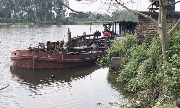 Nộp phạt gần 130 triệu đồng vì khai thác trái phép 60,8m3 cát