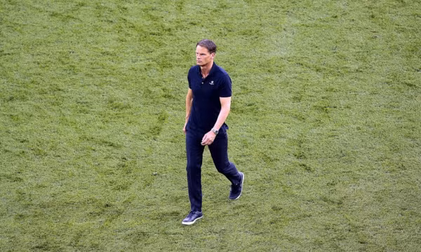 ĐT Hà Lan tan, ghế của De Boer nát