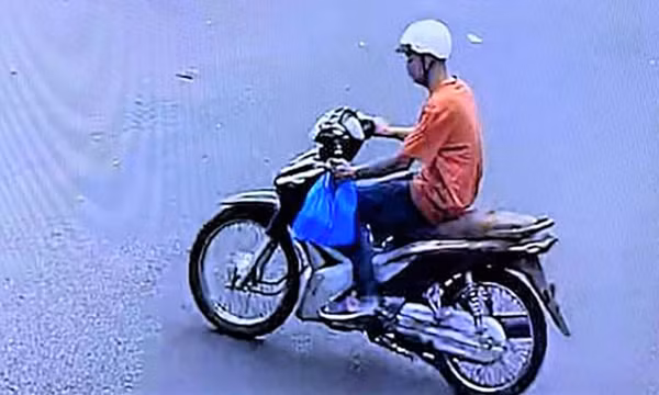 Trộm gần một tỷ đồng trong ôtô đậu ven đường