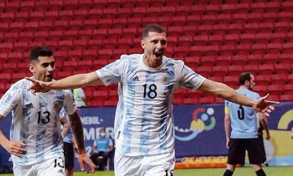 Kết quả Argentina 1-0 Uruguay: Messi tiếp tục tỏa sáng, Argentina có chiến thắng đầu tiên
