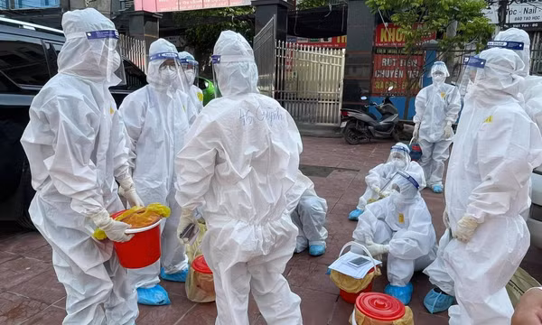 Tìm giải pháp chống nóng cho nhân viên y tế nơi tuyến đầu chống dịch